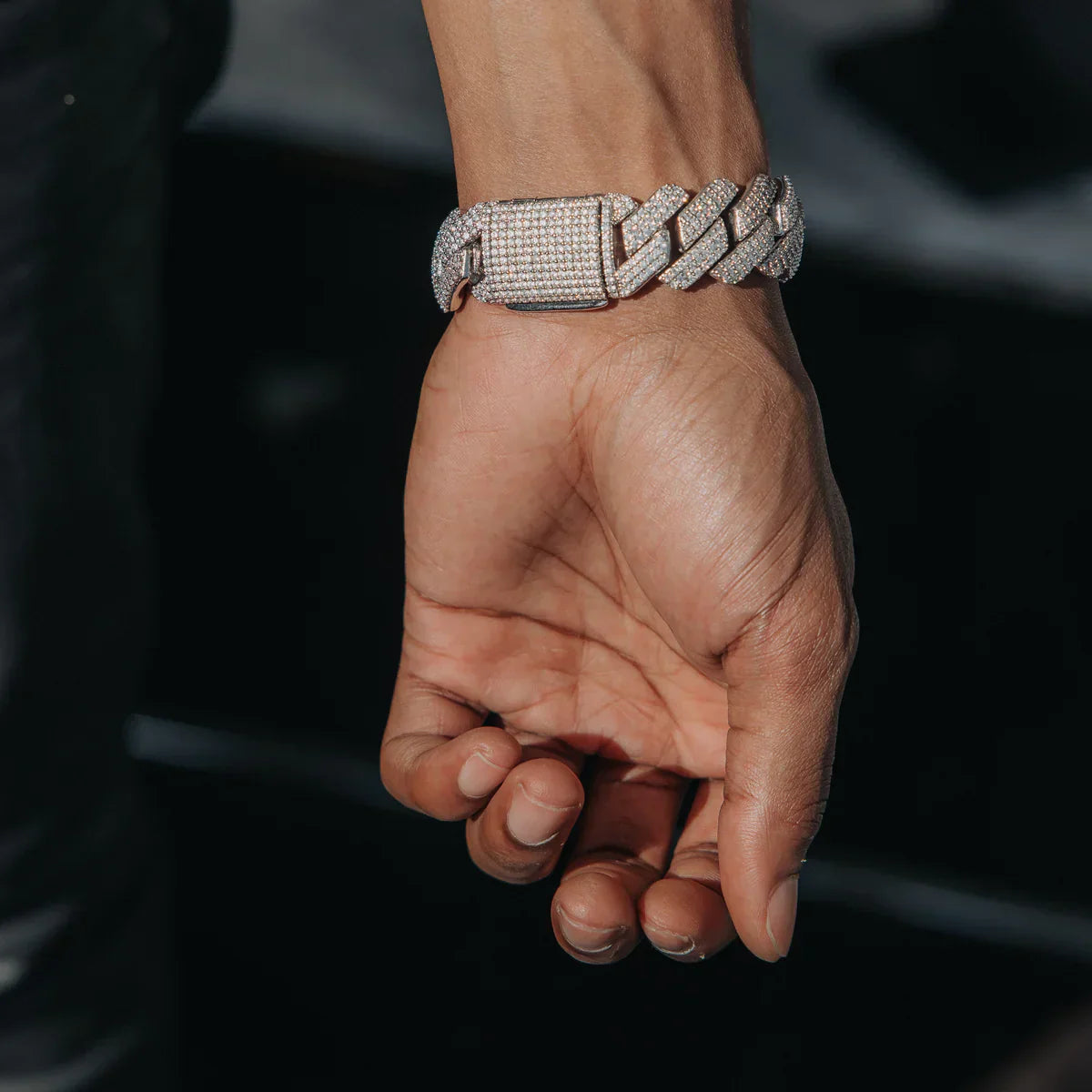 20MM PULSEIRA DIAMOND PRONG LINK