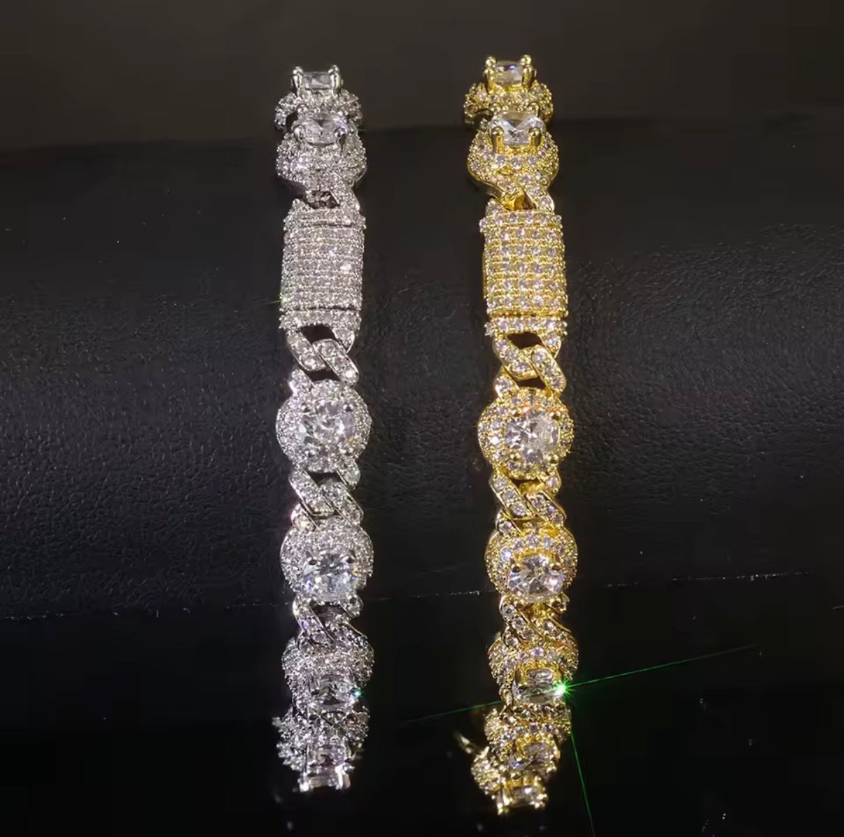White diamond-studded bracelet with 7.5mm silver finish, intense sparkle and unique presence to elevate your style. TS Jewels 💎☀️