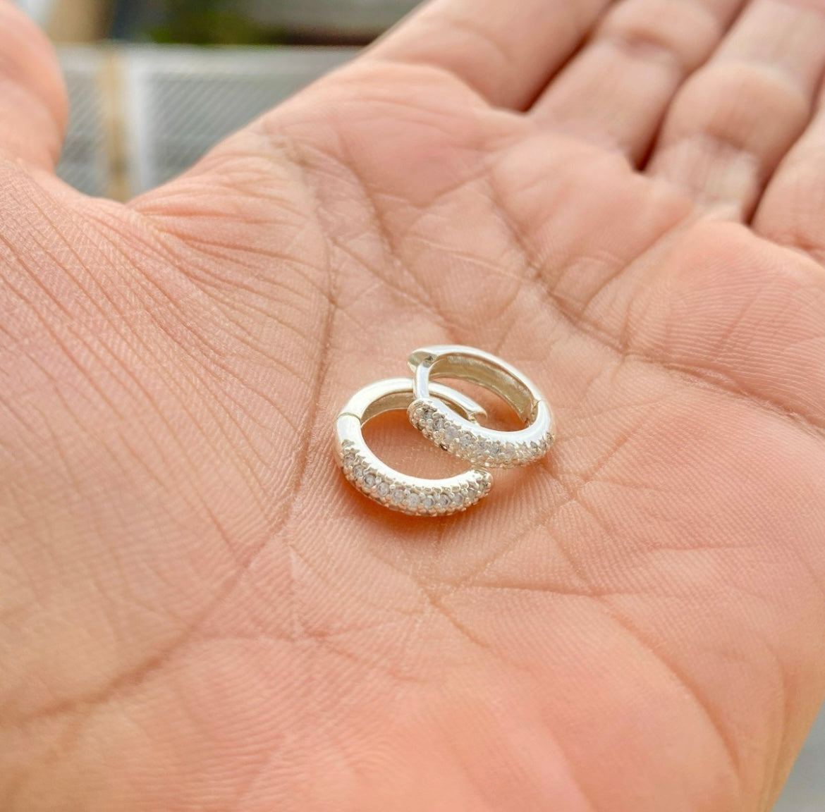 Argolas Cravejas Finas NJR