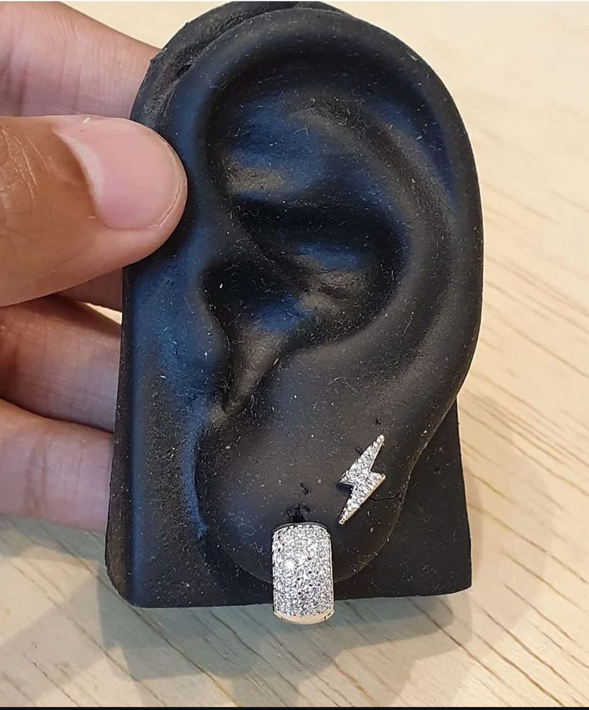 Kit Par de Argolas NJR + Brincos Raio Cravejado