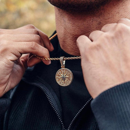 PINGENTE ICED COMPASS - BANHADO A OURO 18K